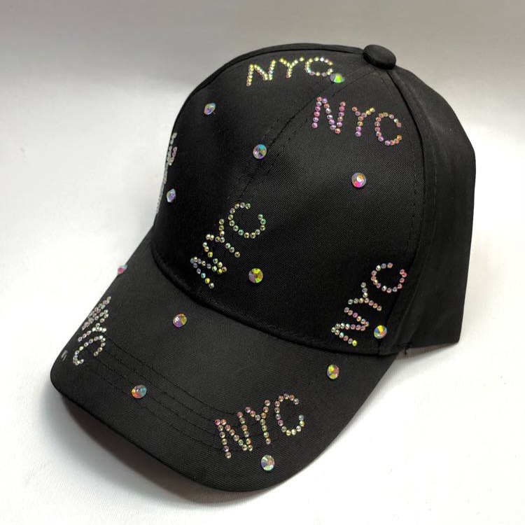 کلاه نقاب‌دار مشکی نگین‌دار طرح NYC (هفت‌رنگ / سواروسکی)